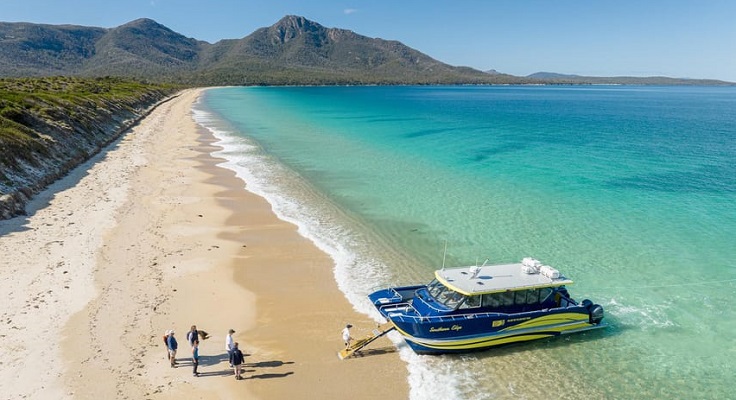 Coles Bay Water Taxi Service, Tasmania Australia Coles Bay Water Taxi Service, Tasmania Australia