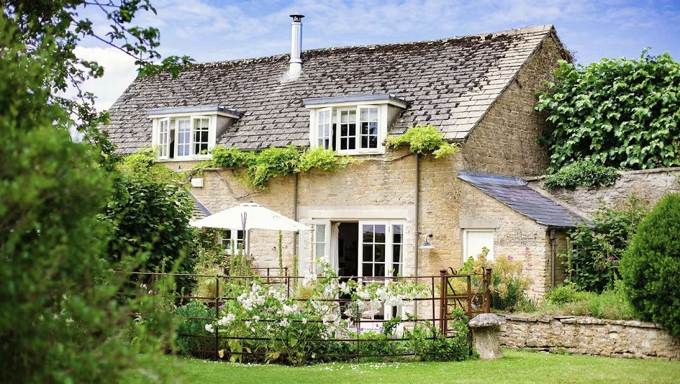 Ivy & Crown Cottage Charlbury Cotswolds UK