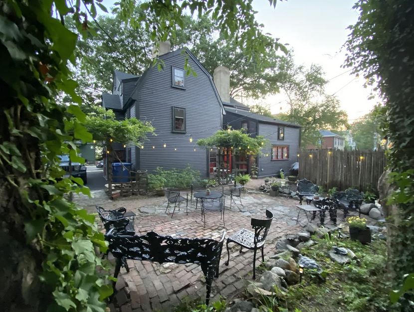 Daniel's House Inn - located in Salem, Massachusetts, USA is possibly haunted - dare you to take a look!