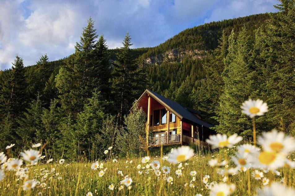 Goat Mountain Chalet Canada Deer Cottage Golden BC Canada