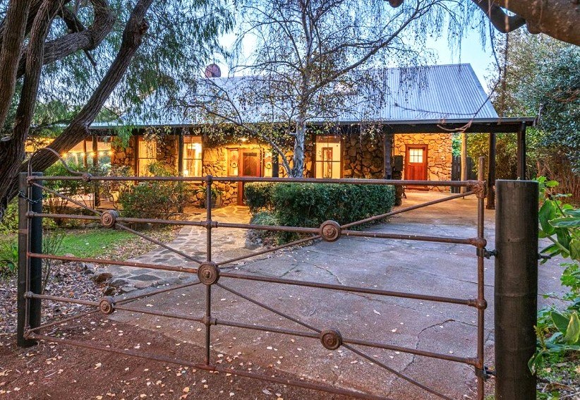 Enchanted Stone Cottagee SA AU