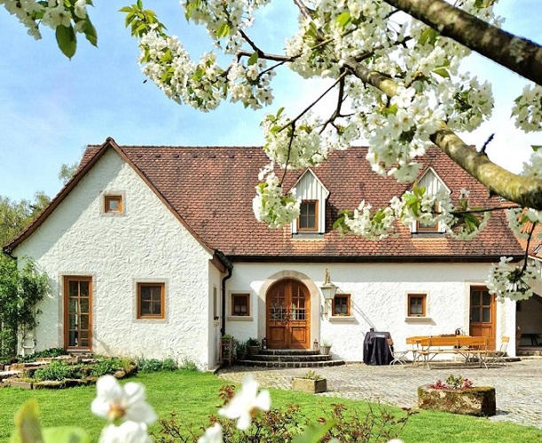 A romantic Hansel and Gretel House - Ferienhaus Rosenhof in Weidenback, Bavaria, Germany
