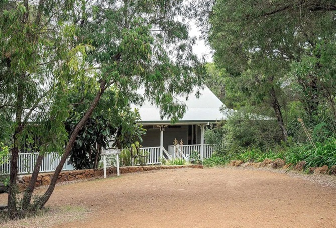 Hillview Cottage - Dunsborough - Western Australia Hillview Cottage - Dunsborough - Western Australia