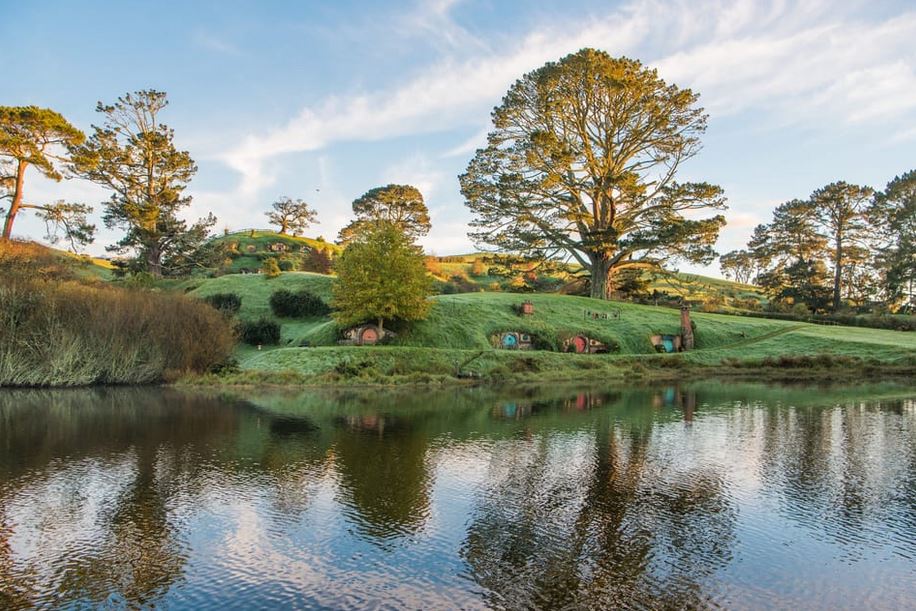 Hobbiton Movie Set Lake NZ