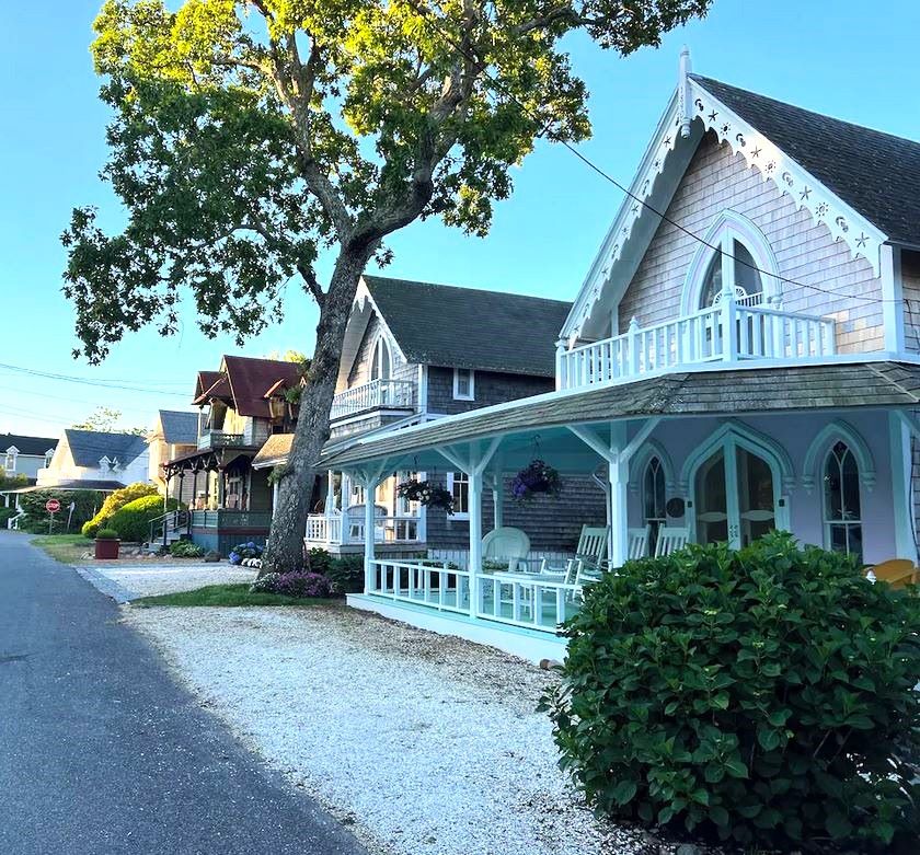 Historic Cottage on Narragansett Oaks Bluff USA