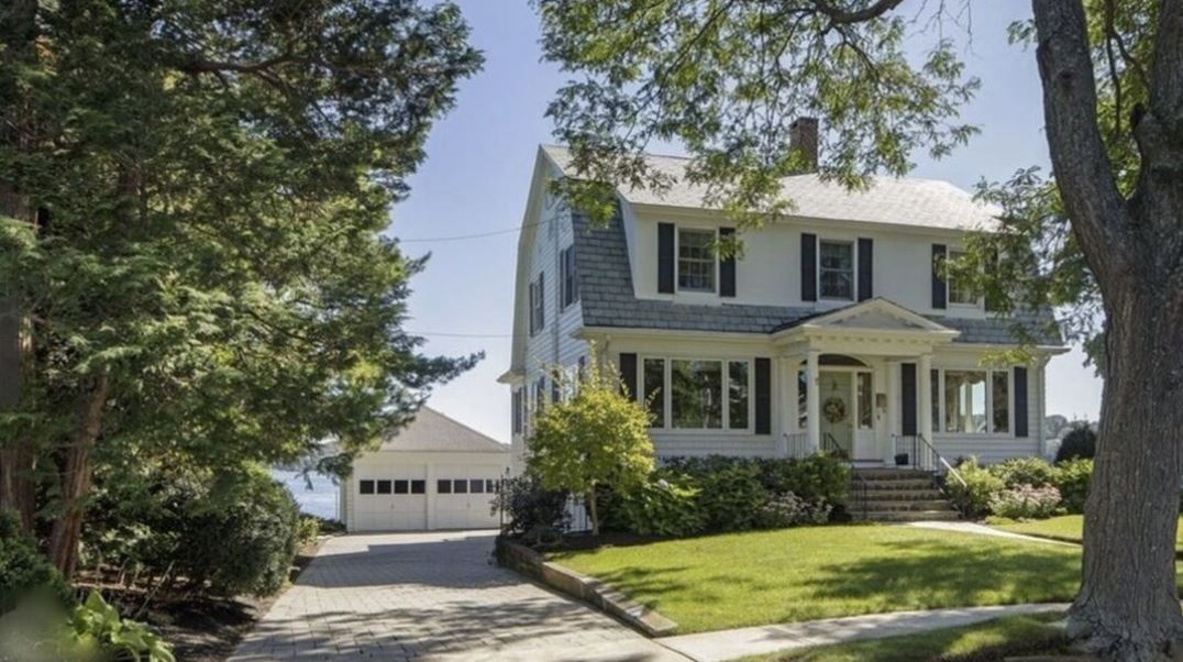 Private Beachfront Cottage Salem MA USA