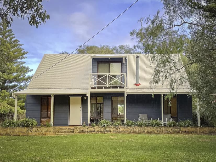 Quindy Beach Cottage – Dunsborough – Western Australia Quindy Beach Cottage – Dunsborough – Western Australia