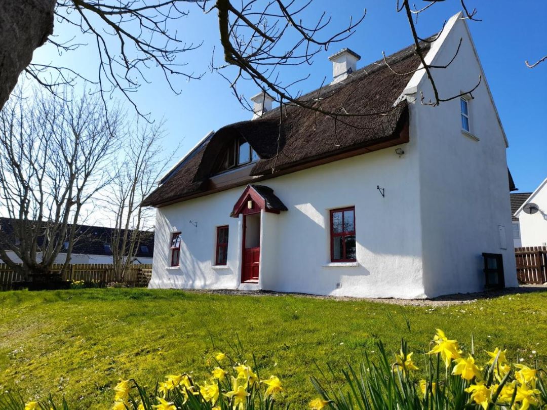 Teach Chondai Thatched Cottage Donegal Ireland Teach Chondai Thatched Cottage Donegal Ireland