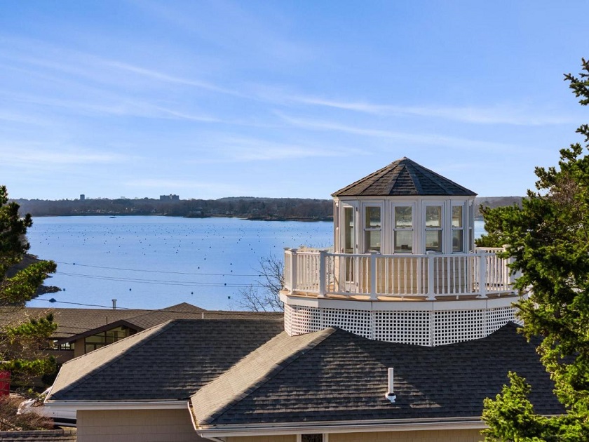 The Widows Walk Cottage Marblehead