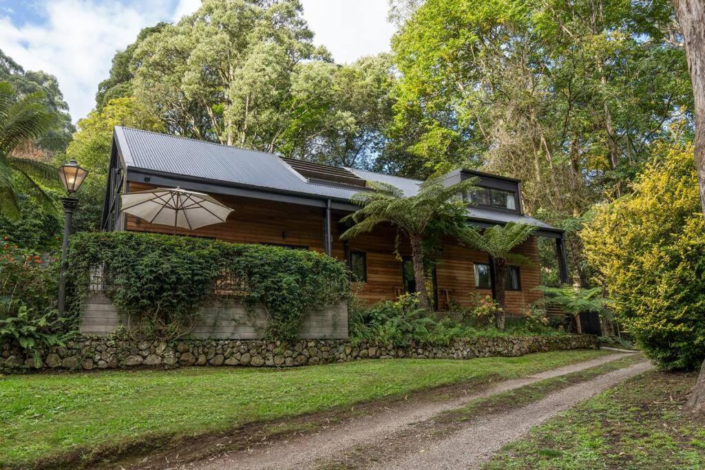 Whitelodge Retreat - Sassafras Dandenongs Vic AU Whitelodge Retreat - Sassafras Dandenongs Vic AU