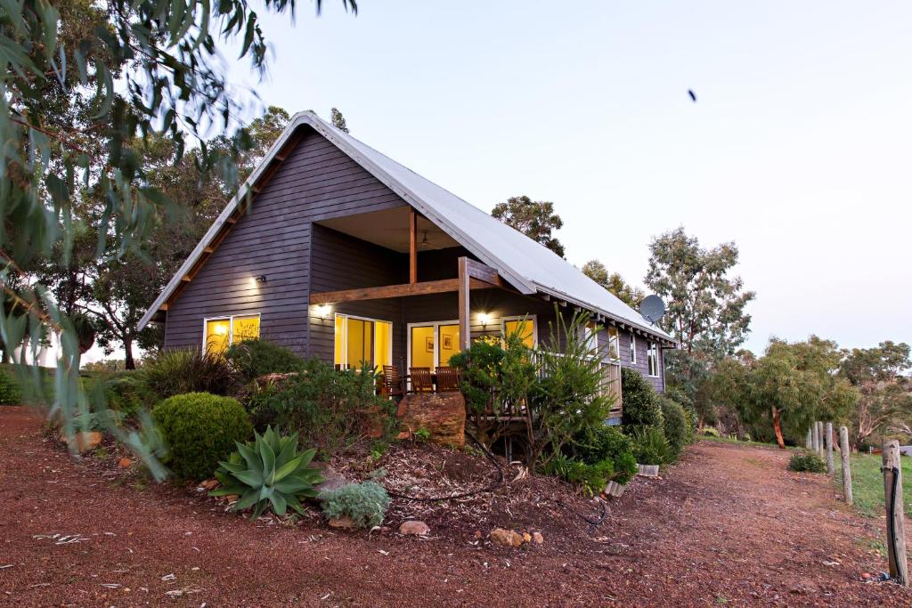 Wildwood Valley Cottage - Yallingup - Western Australia Wildwood Valley Cottage - Yallingup - Western Australia